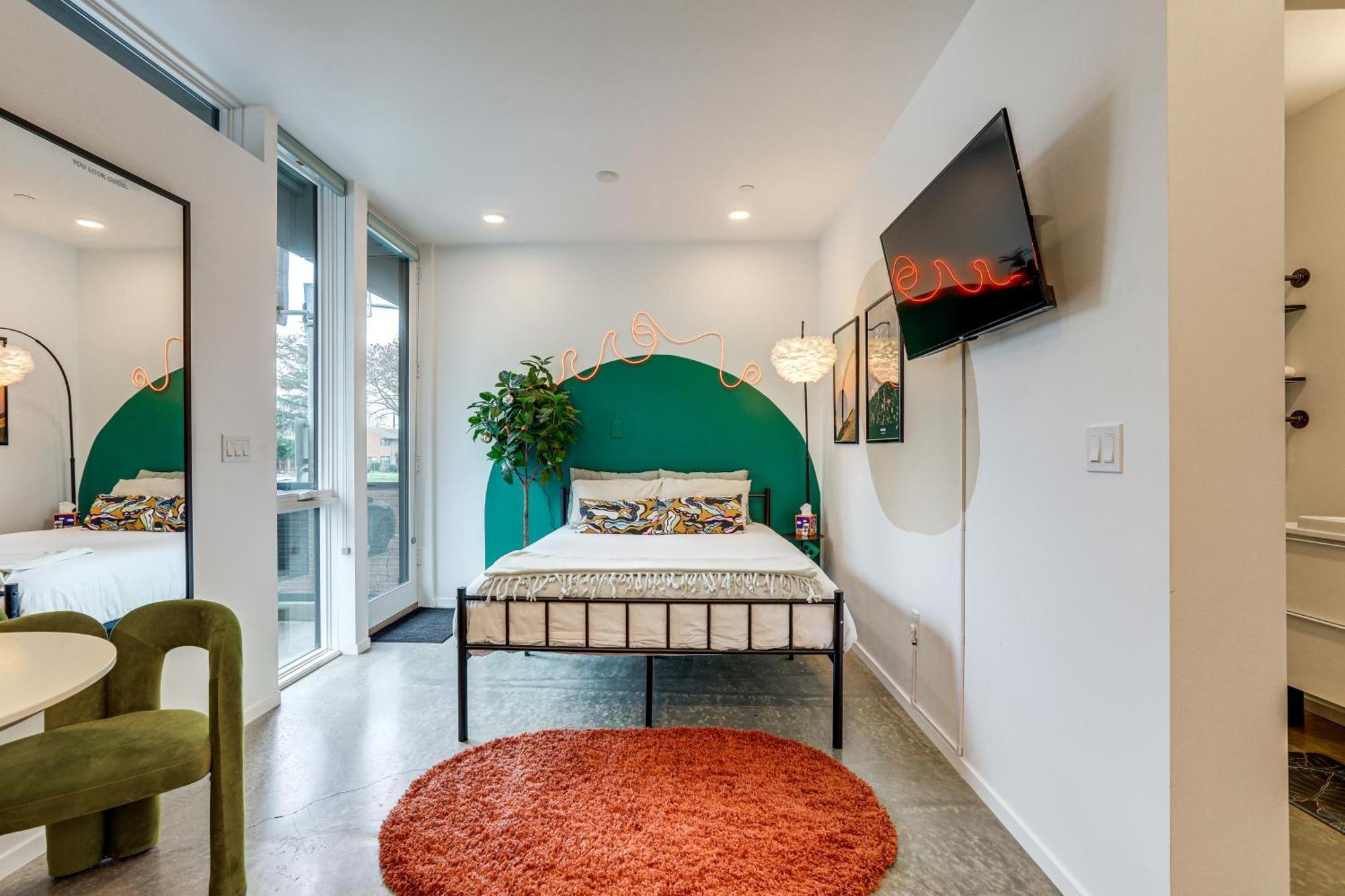 Pet-friendly Apartment *